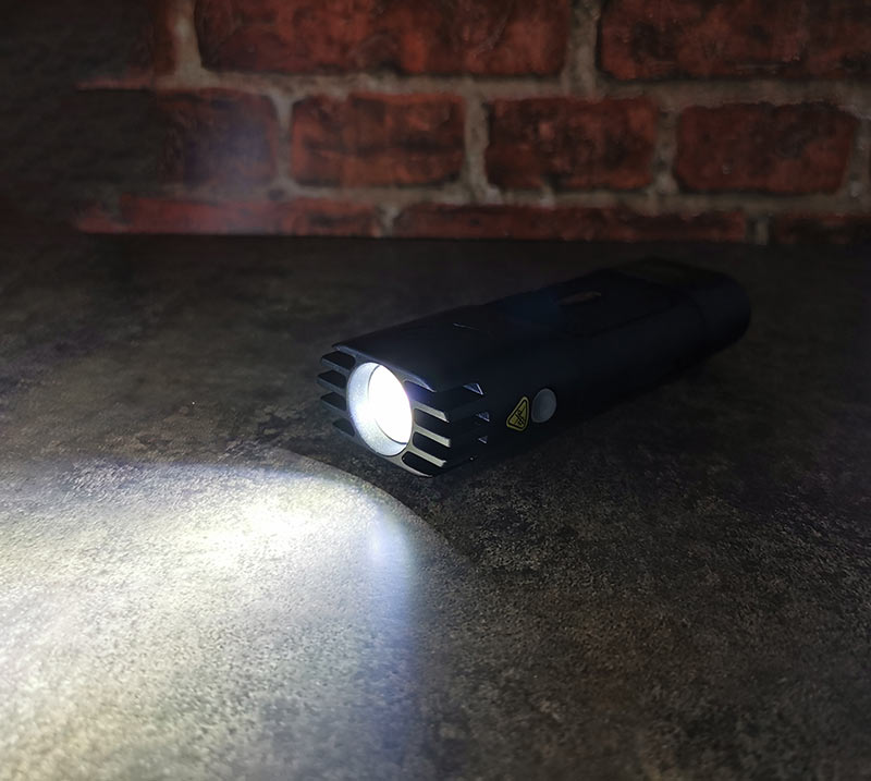 What Are the Advantages of Waterproof Flashlights?